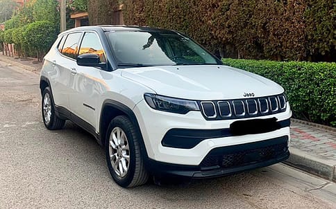 Chauffeur TP BELBAZ assurant un transport VIP et exécutif à Casablanca , Kenitra , rabat